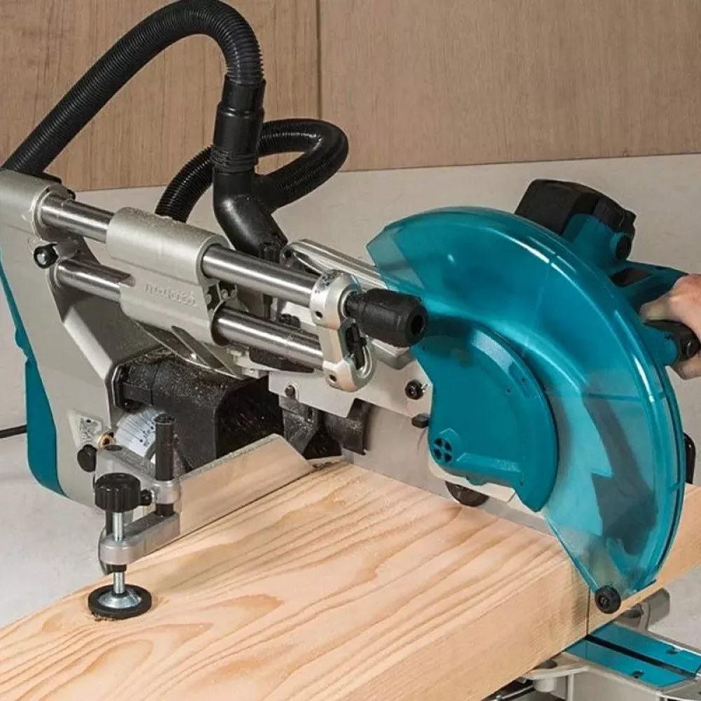 Торцовочная пила Makita LS1219