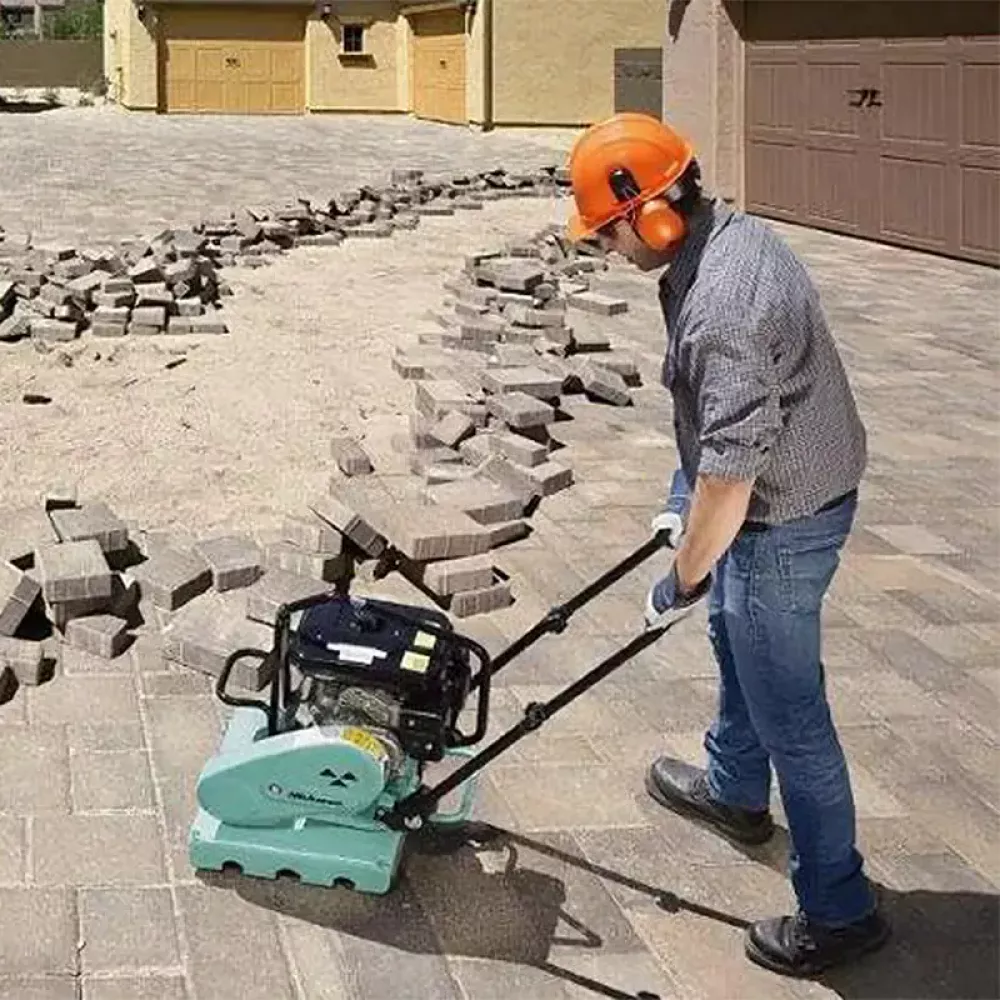 Caiman MVB-85H виброплита бензиновая