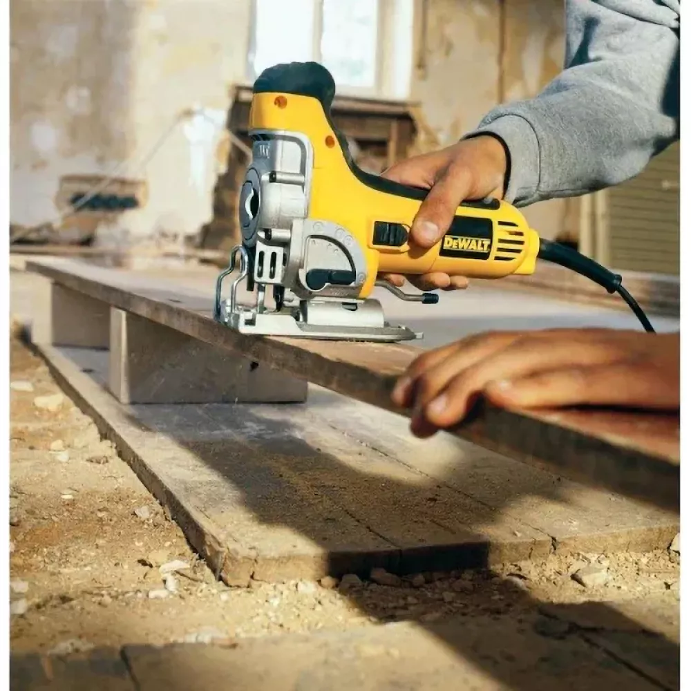 DeWalt DW333KT-QS электролобзик сетевой