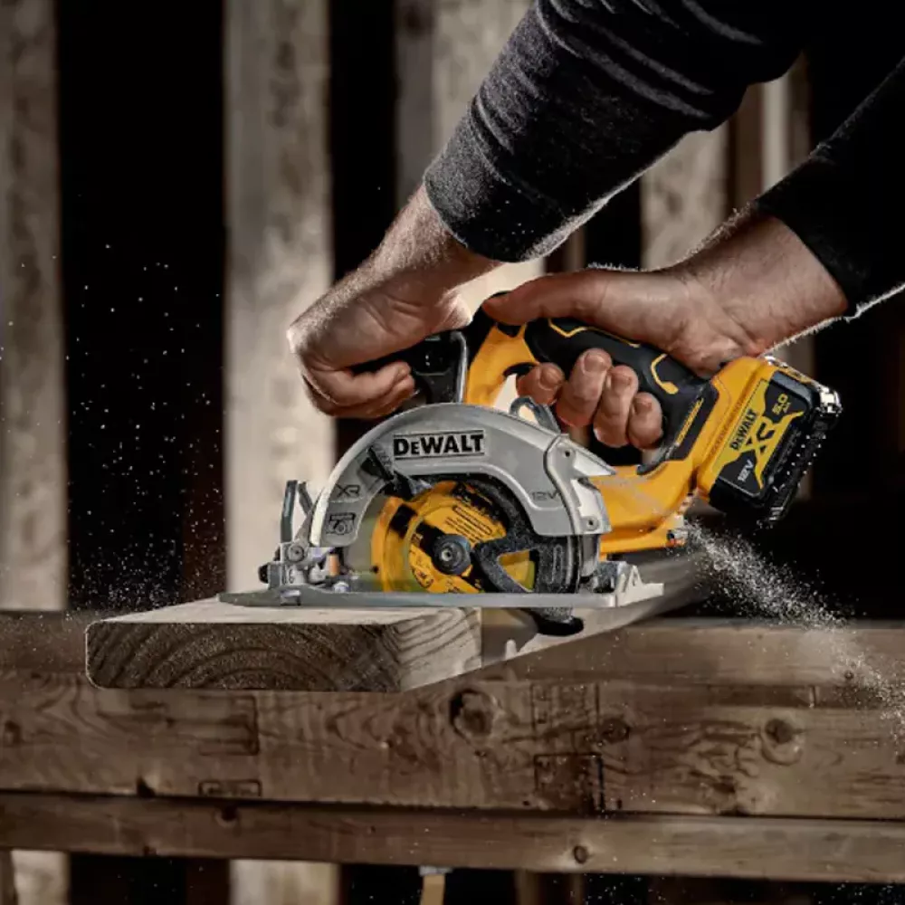 DeWalt DCS512P2-QW аккумуляторная дисковая пила (2 x 5 Ач, ЗУ)