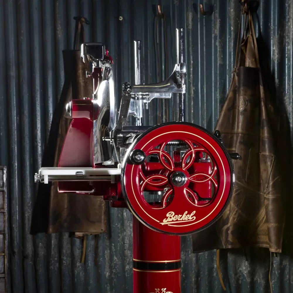 Слайсер Berkel Flywheel (Volano) P15 красный на подставке