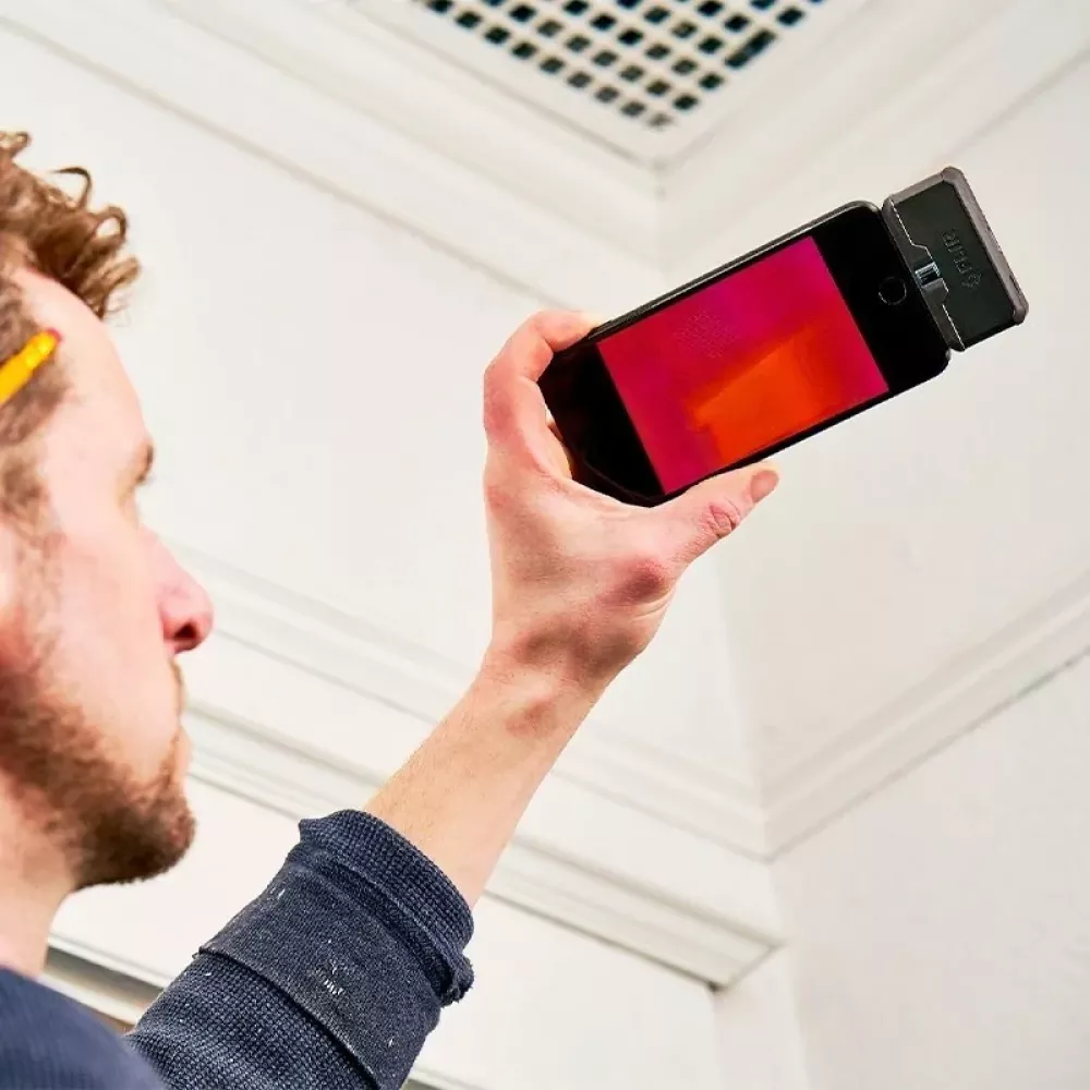 FLIR ONE Pro for iOS, INTERNATIONAL тепловизор для смартфона 435-0006-03