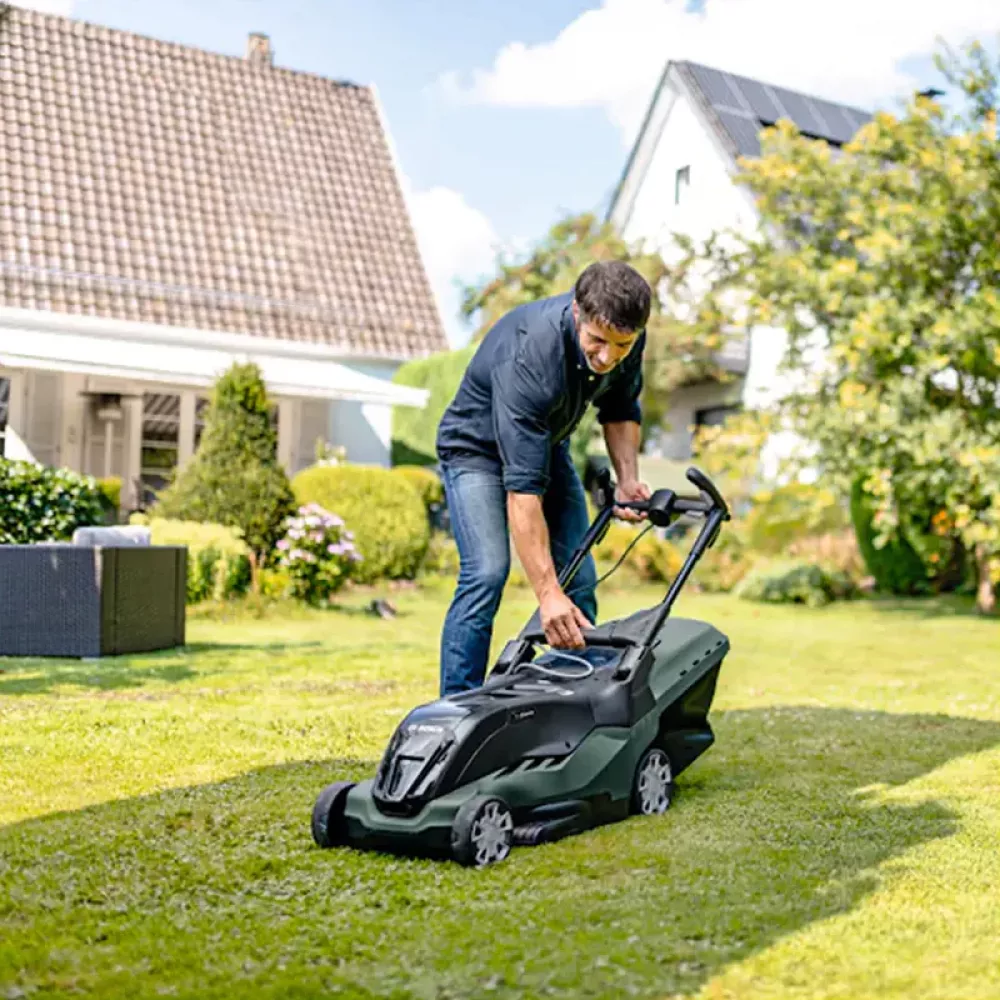 Bosch AdvancedRotak 36-690 аккумуляторная газонокосилка (1 x 4 Ач, ЗУ) 06008B9608