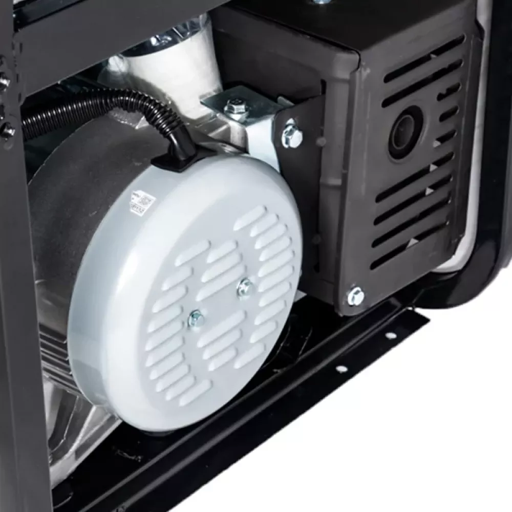 Ресанта БГ 8000 Р бензиновый генератор 64/1/47